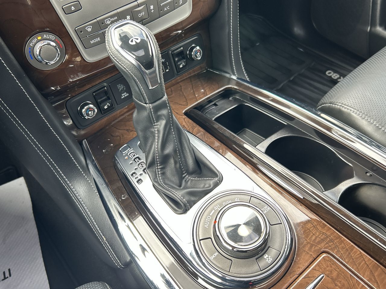 Infiniti QX80  2019 à Vancouver nord, Colombie-Britannique