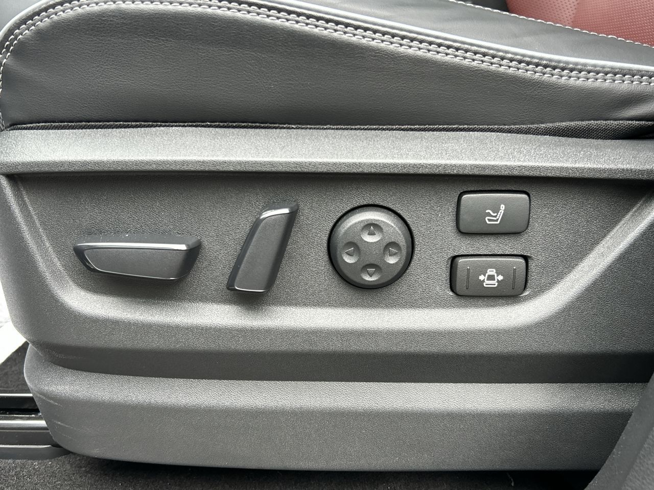 2025 Infiniti QX80 in North Vancouver, British Columbia