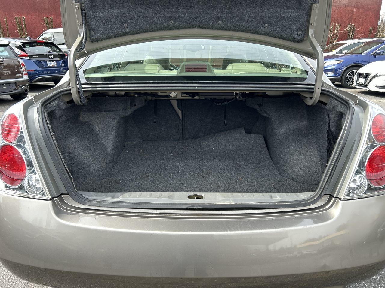 2005  Altima