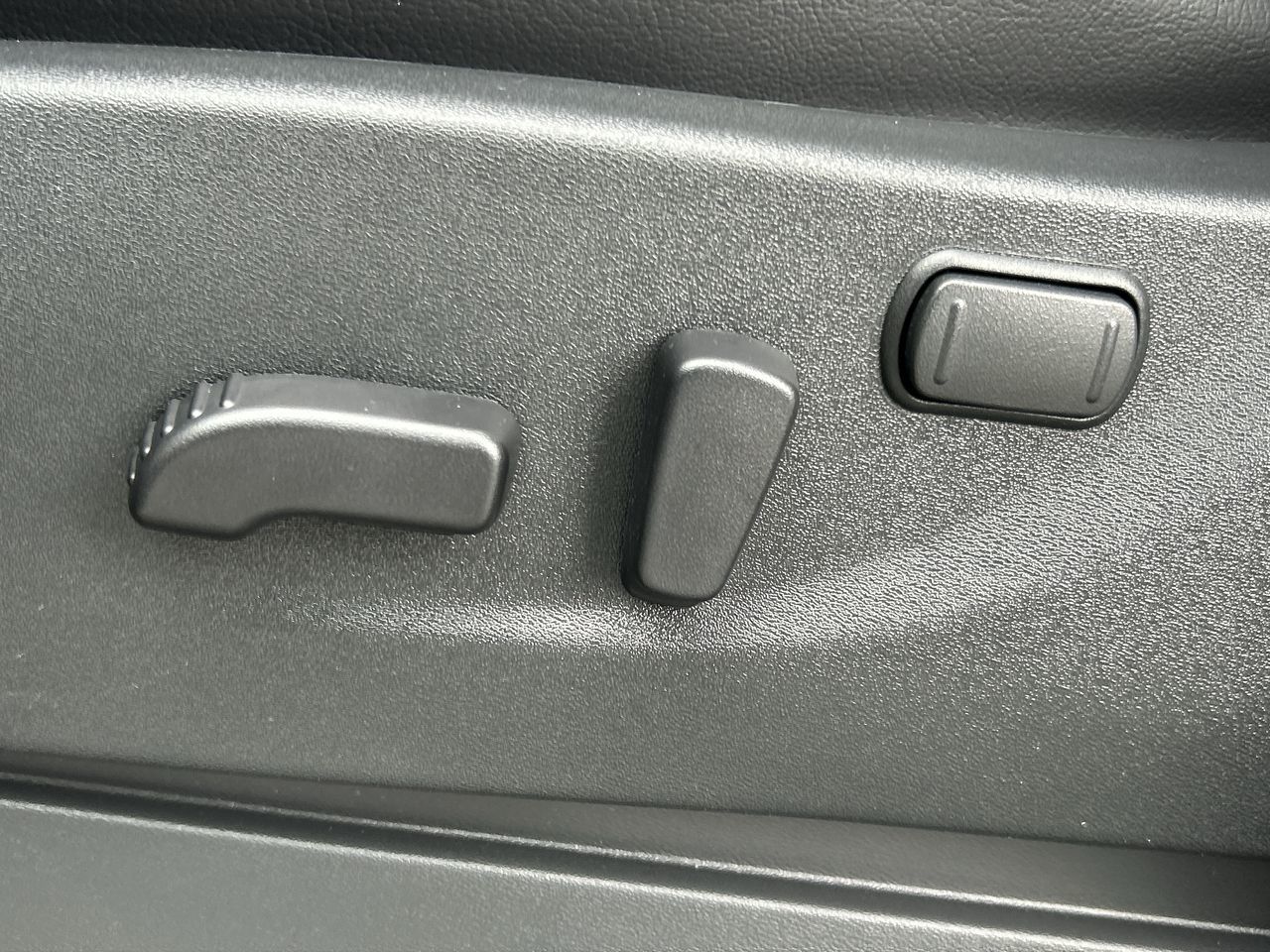 2025 Nissan Frontier in North Vancouver, British Columbia