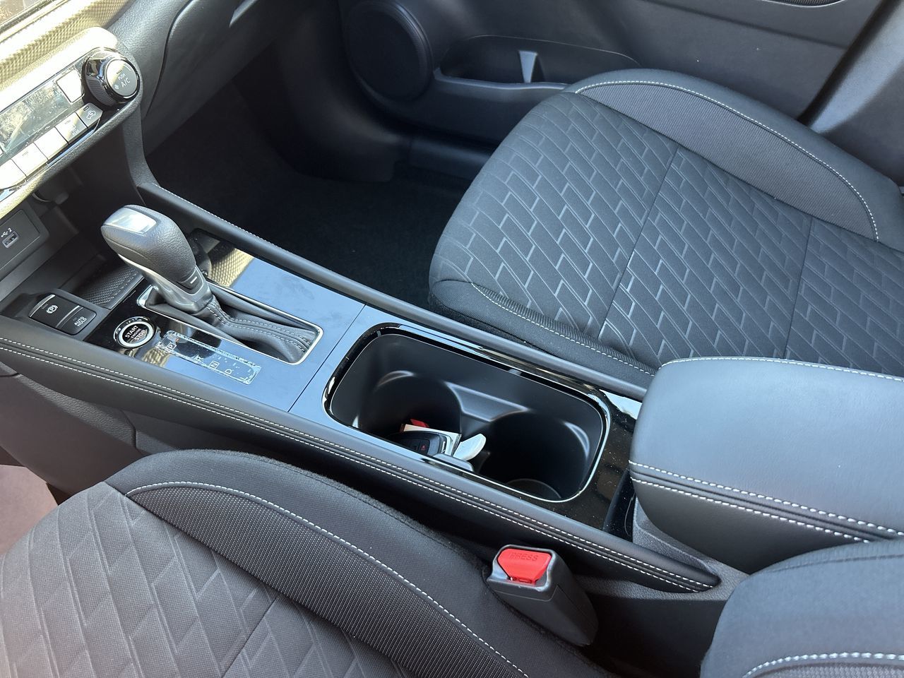 2025 Nissan Kicks Play in North Vancouver, British Columbia