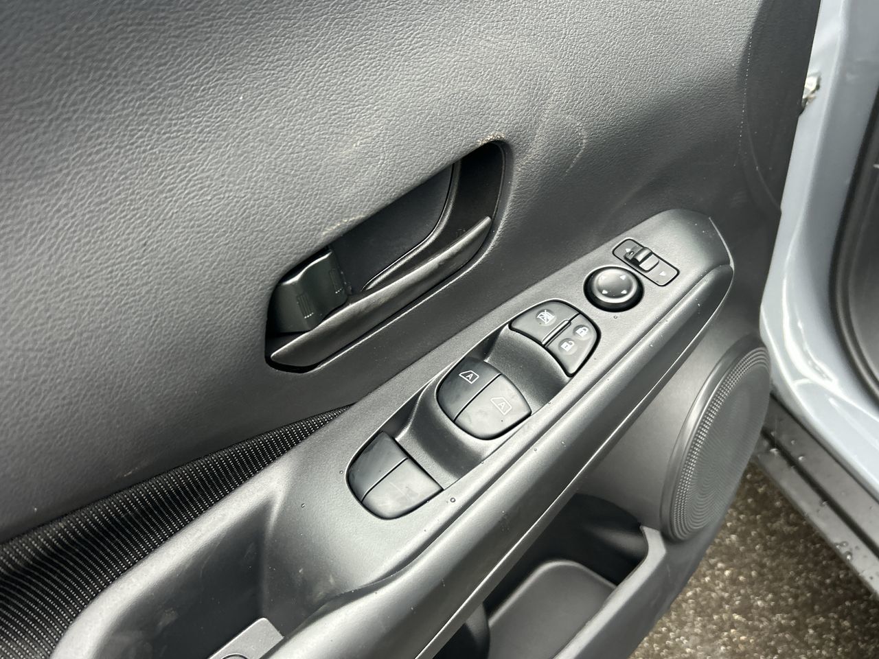 2025 Nissan Kicks Play in North Vancouver, British Columbia
