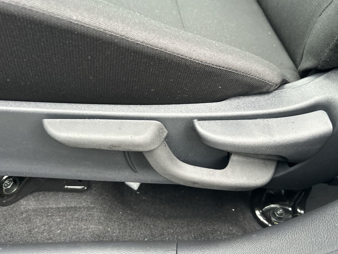 2025 Nissan Kicks Play in North Vancouver, British Columbia