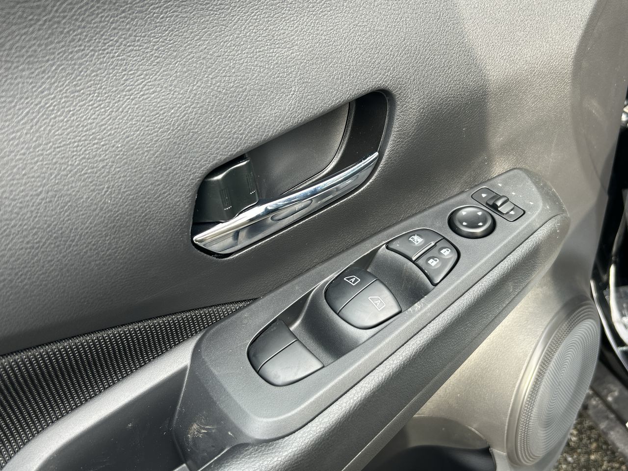 2025 Nissan Kicks Play in North Vancouver, British Columbia