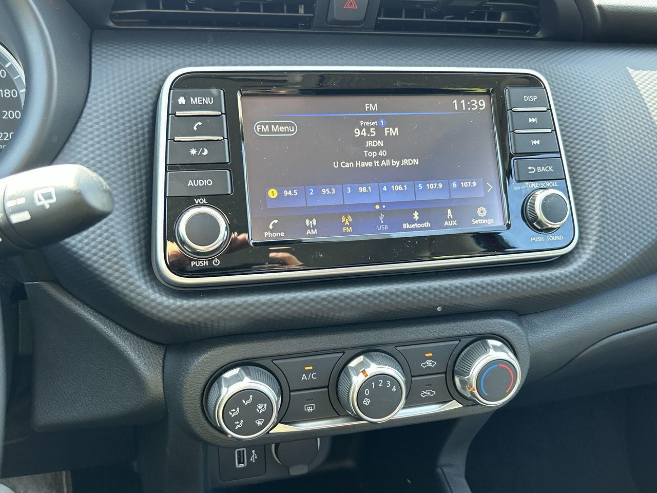 2025 Nissan Kicks Play in North Vancouver, British Columbia