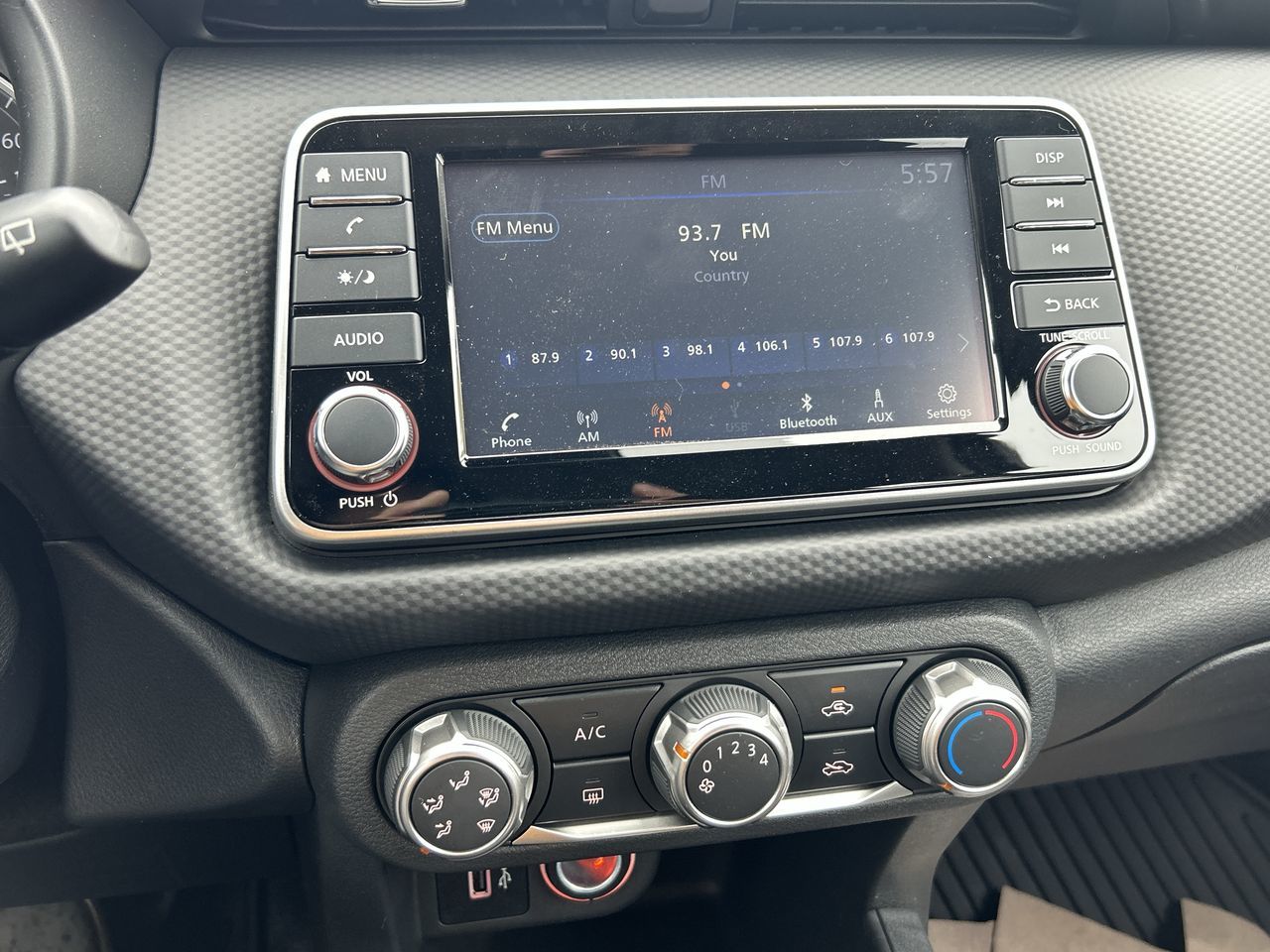 2025 Nissan Kicks Play in North Vancouver, British Columbia
