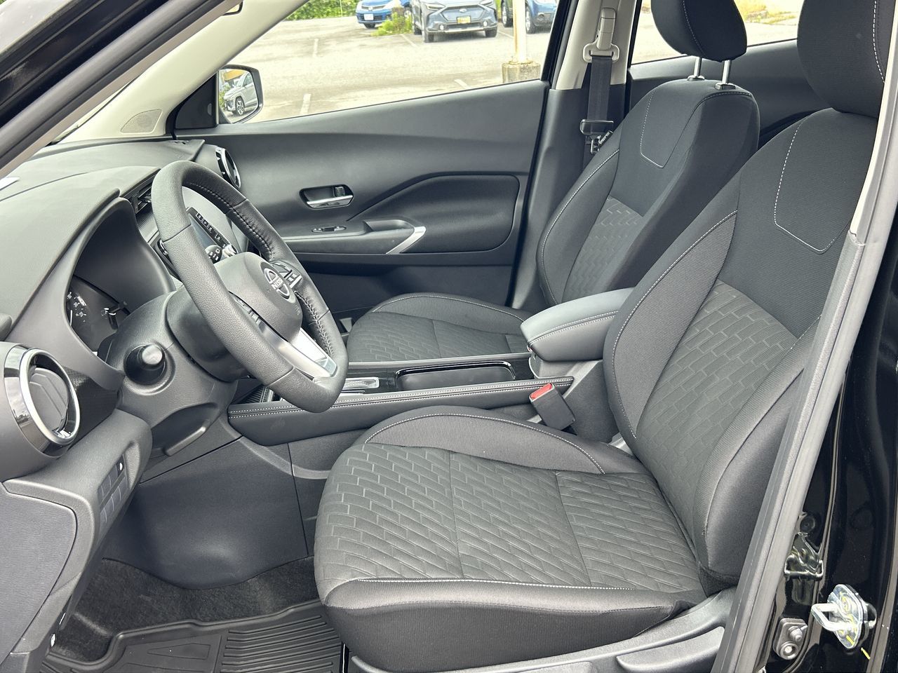2025 Nissan Kicks Play in North Vancouver, British Columbia