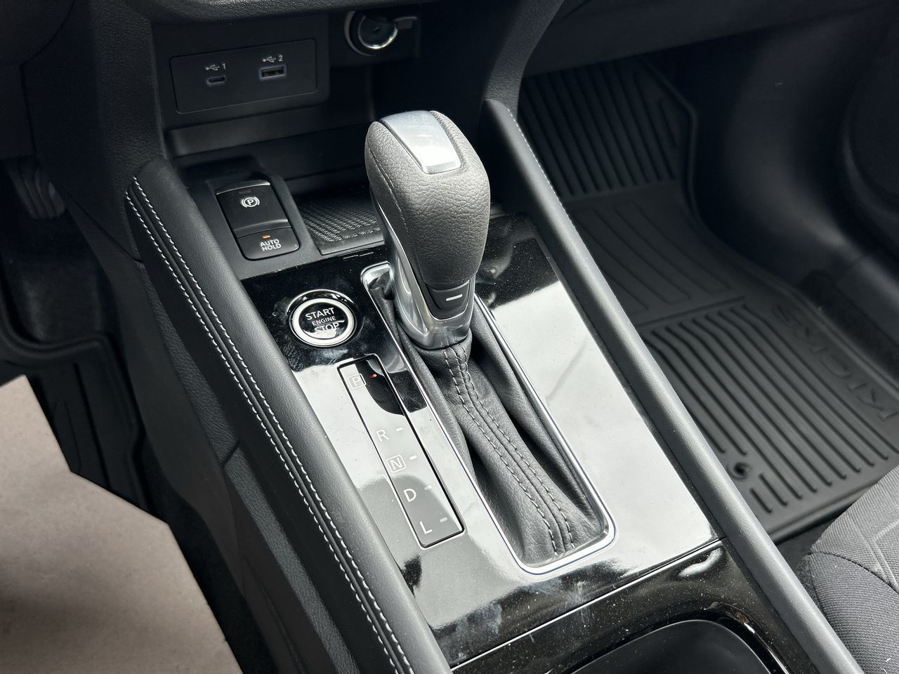 2025 Nissan Kicks Play in North Vancouver, British Columbia