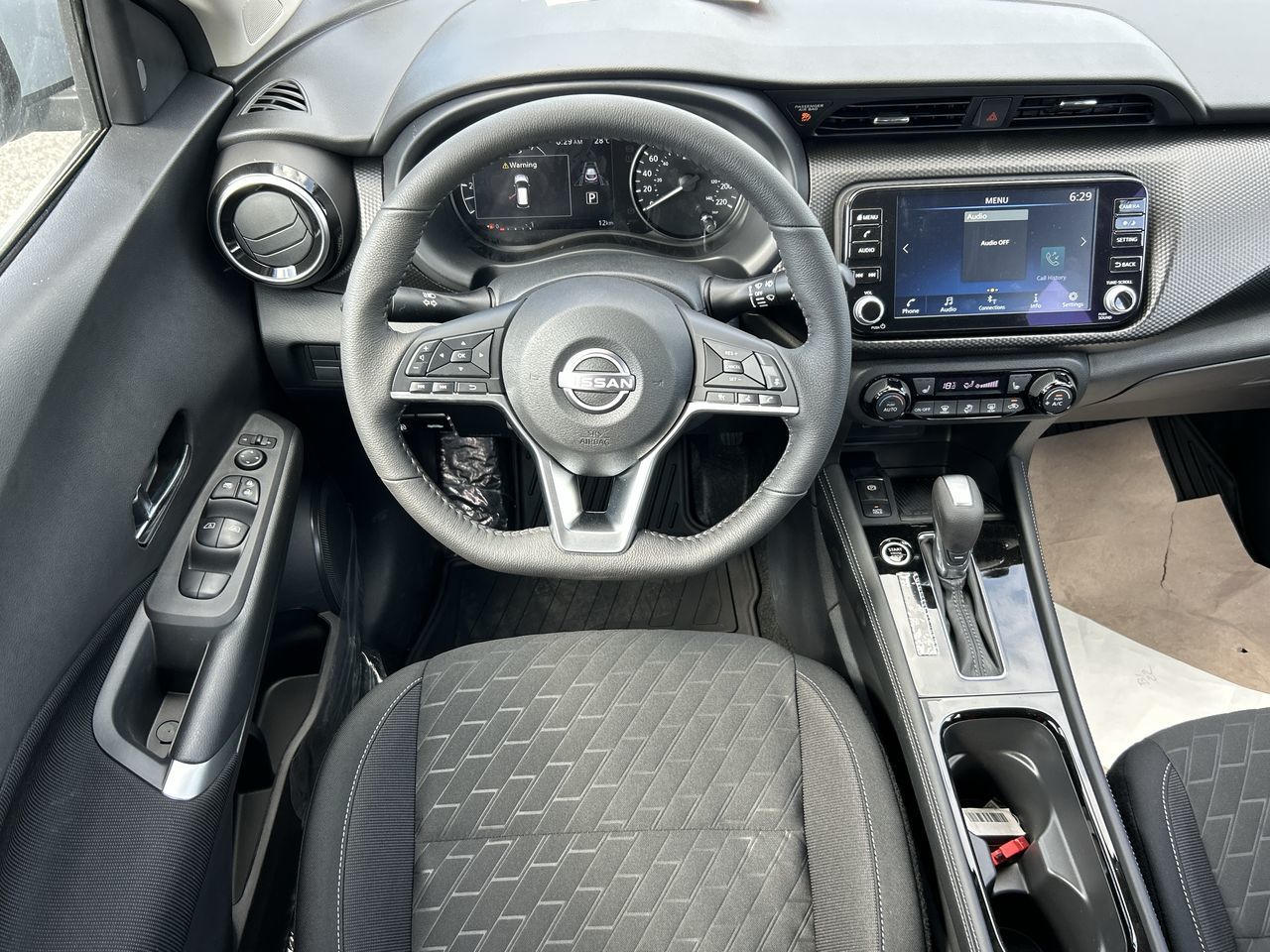 2025 Nissan Kicks Play in North Vancouver, British Columbia