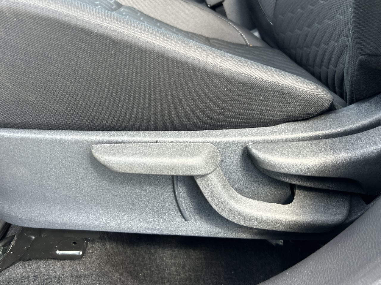 2025 Nissan Kicks Play in North Vancouver, British Columbia