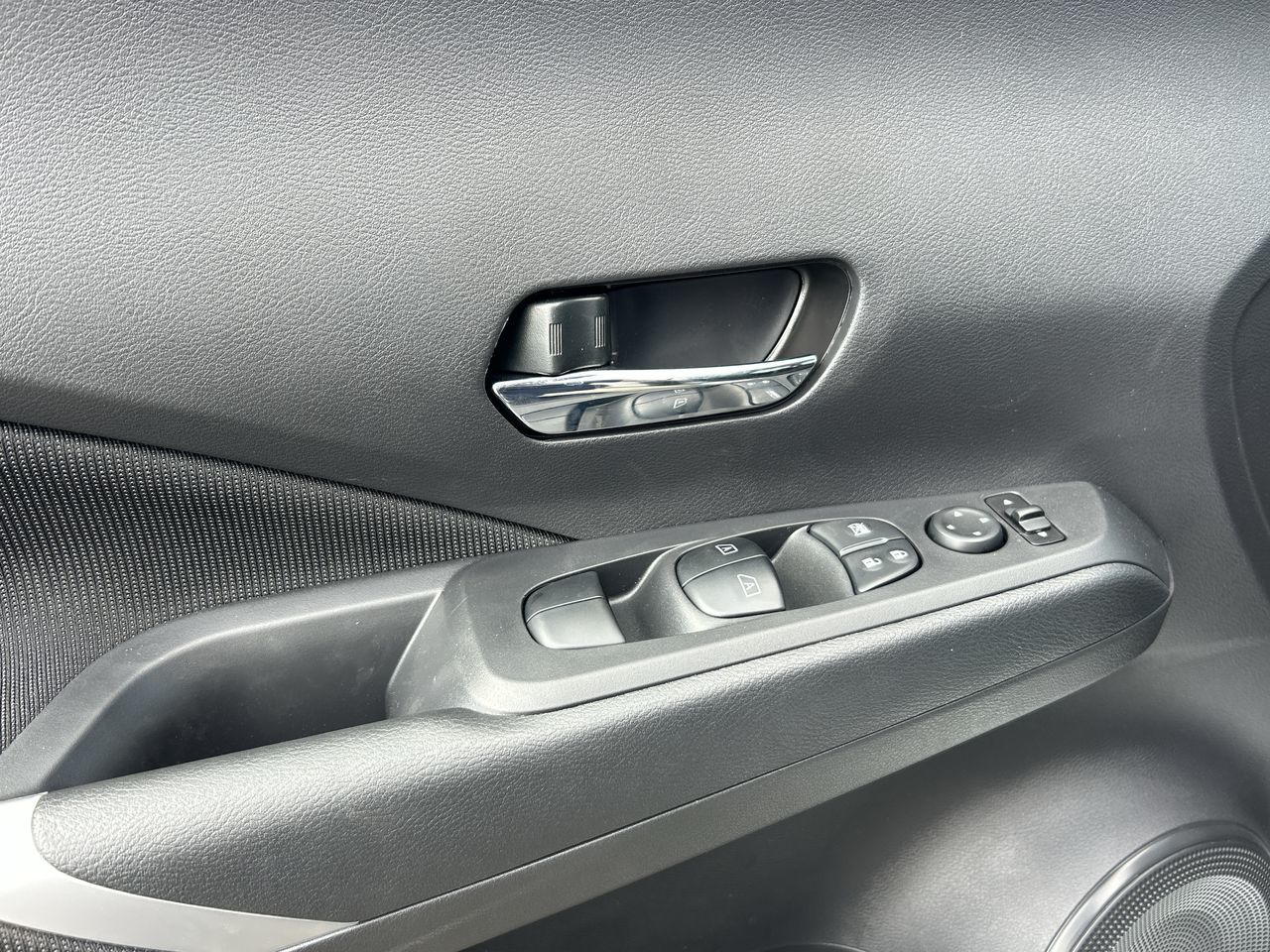 2025 Nissan Kicks Play in North Vancouver, British Columbia