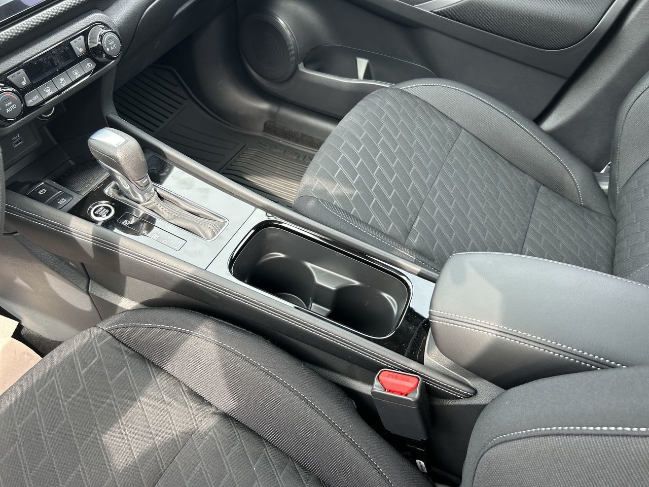 2025 Nissan Kicks Play