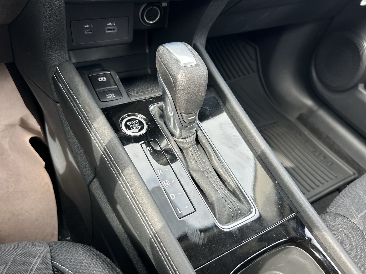 2025 Nissan Kicks Play