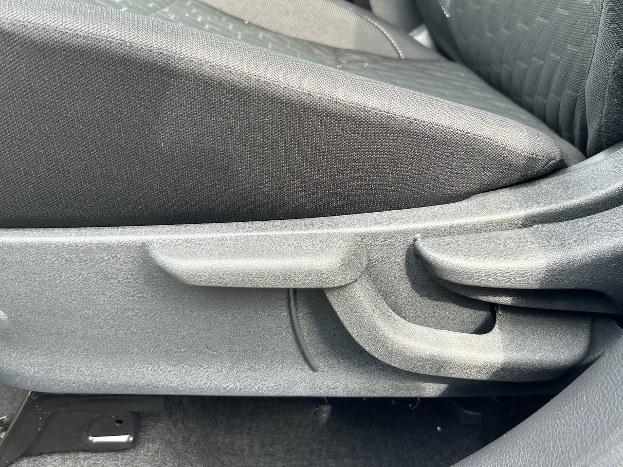 2025 Nissan Kicks Play