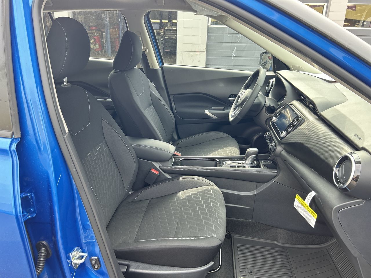 2025 Nissan Kicks Play