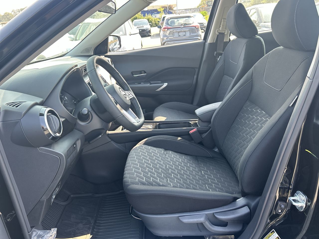 2025 Nissan Kicks Play in North Vancouver, British Columbia