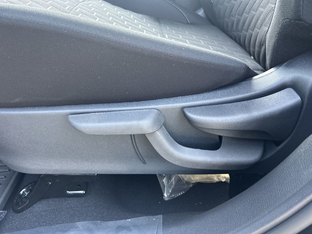 2025 Nissan Kicks Play in North Vancouver, British Columbia