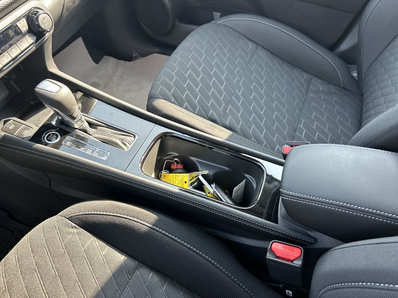 2025 Nissan Kicks Play in North Vancouver, British Columbia