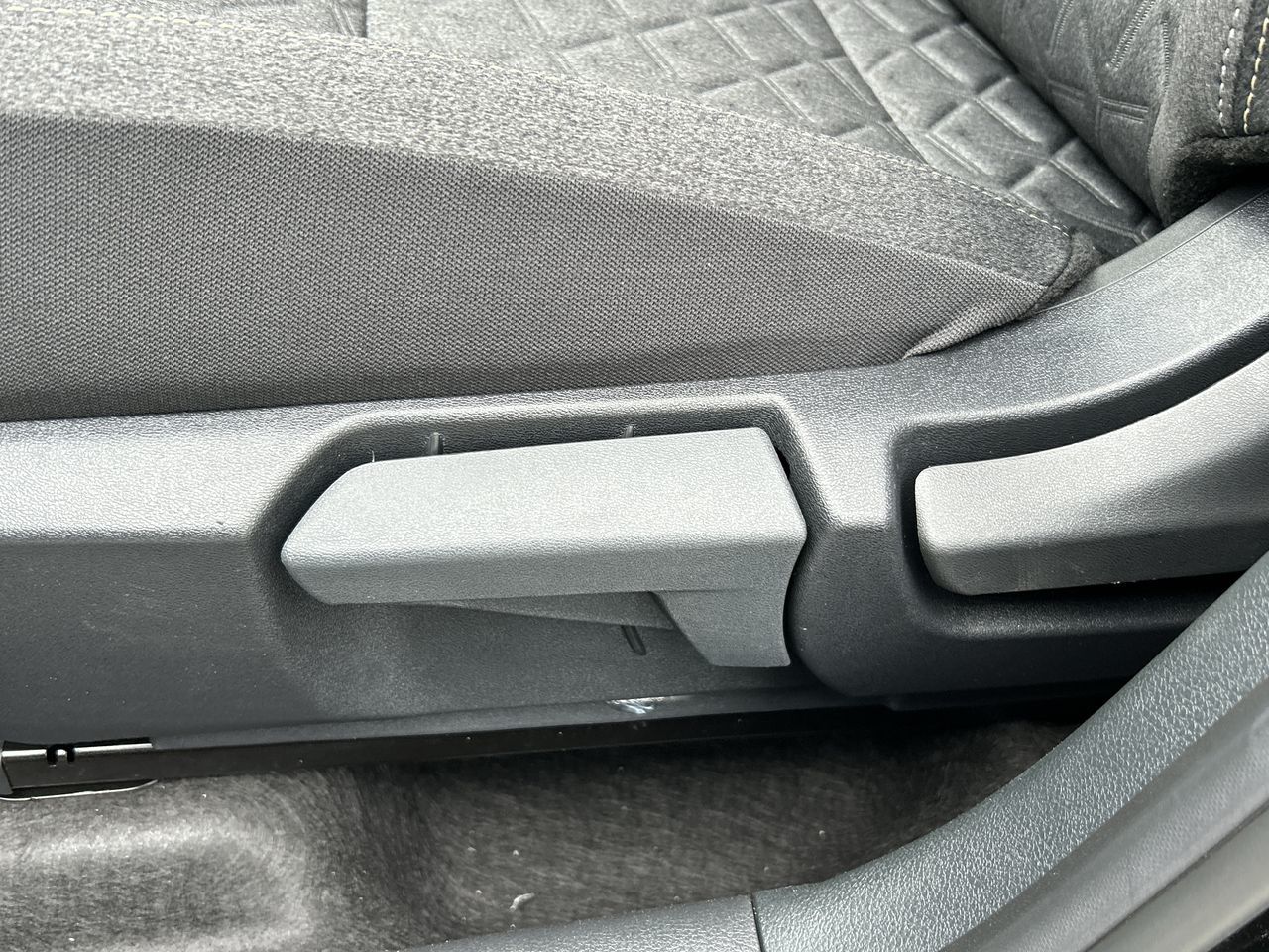 2025 Nissan Kicks in North Vancouver, British Columbia