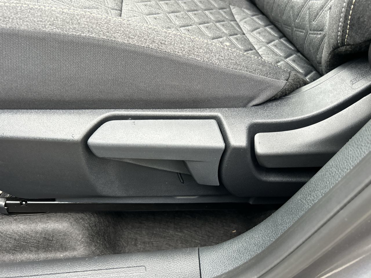 2025 Nissan Kicks in North Vancouver, British Columbia