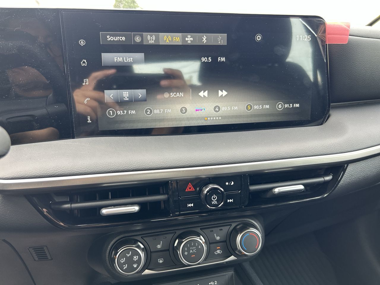 2025 Nissan Kicks in North Vancouver, British Columbia