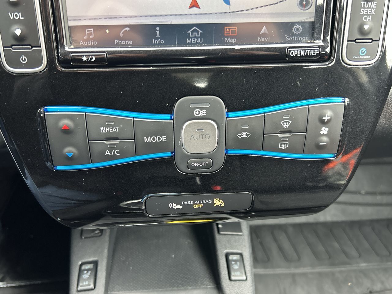 2016 Nissan Leaf in North Vancouver, British Columbia