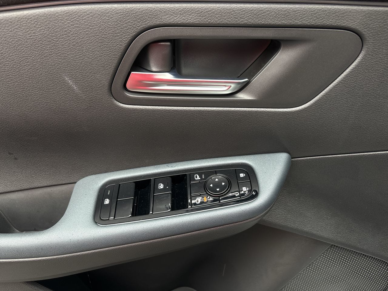 2027 Nissan LEAF