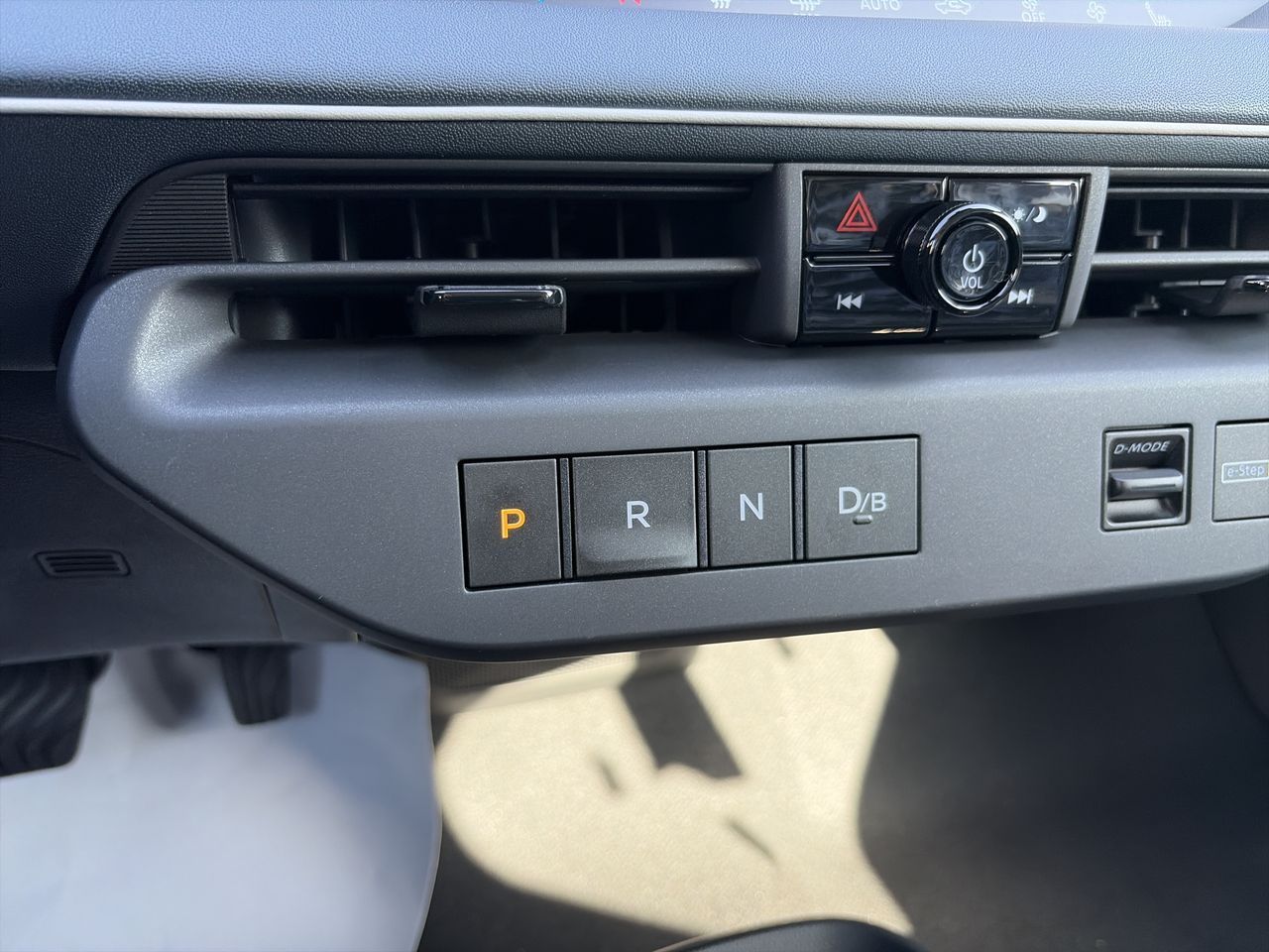 2027 Nissan LEAF