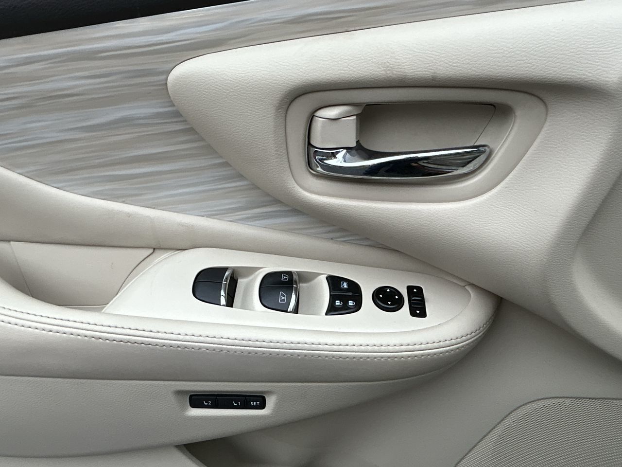 2015 Nissan Murano in North Vancouver, British Columbia