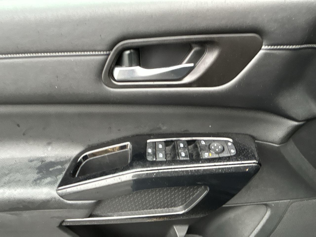 2022 Nissan Pathfinder in North Vancouver, British Columbia