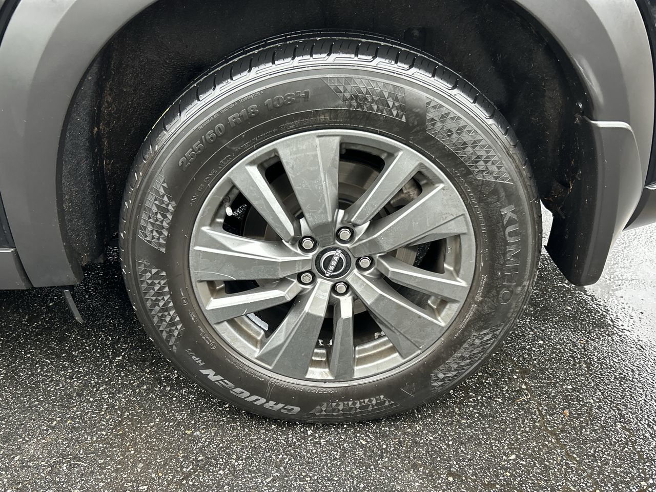 2022 Nissan Pathfinder in North Vancouver, British Columbia