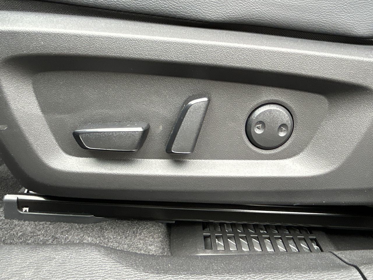 2026 Nissan Rogue Plug-in Hybrid in North Vancouver, British Columbia