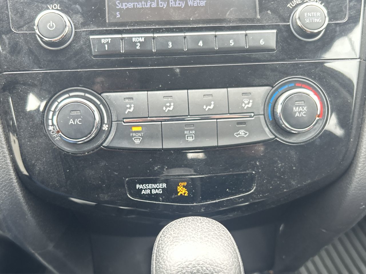 2016 Nissan Rogue in North Vancouver, British Columbia