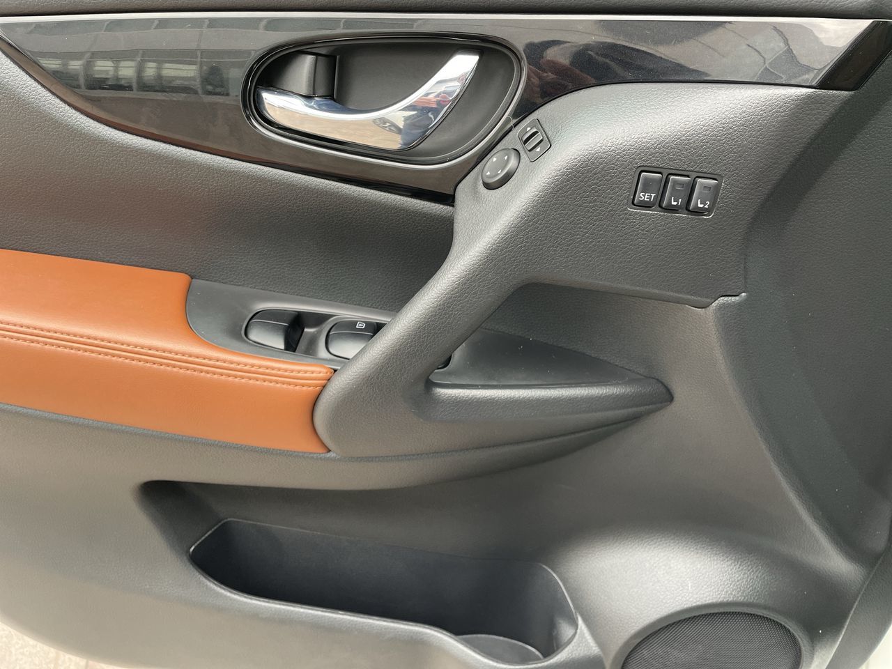 2018 Nissan Rogue in North Vancouver, British Columbia