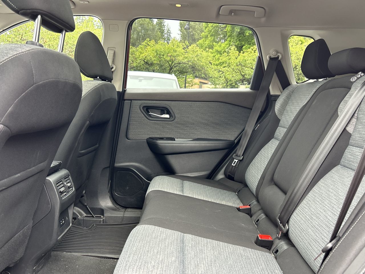 2022 Nissan Rogue in North Vancouver, British Columbia