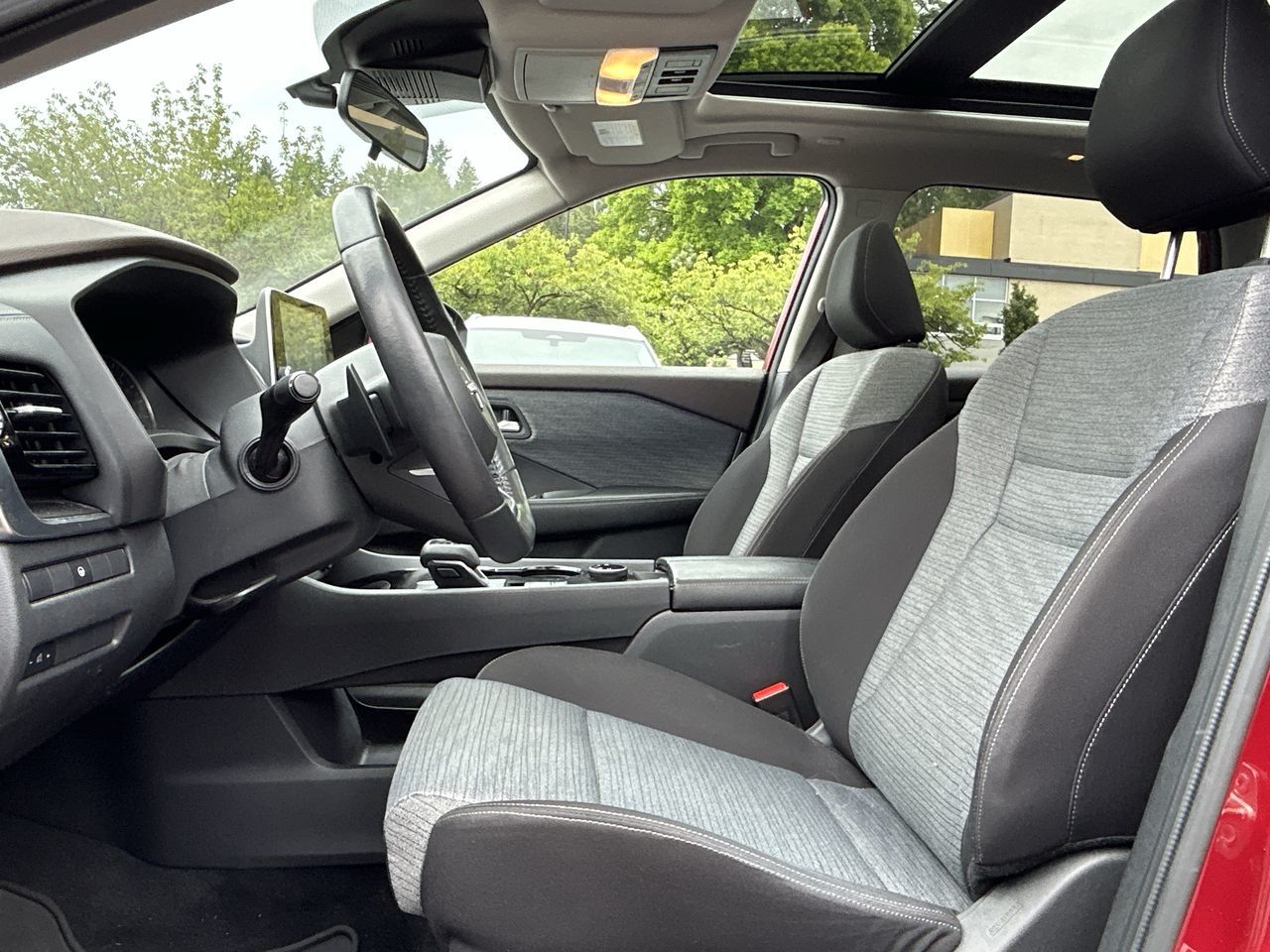 2022 Nissan Rogue in North Vancouver, British Columbia