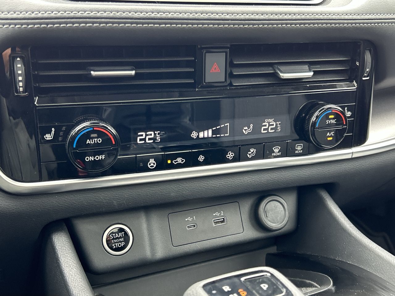 2022 Nissan Rogue in North Vancouver, British Columbia