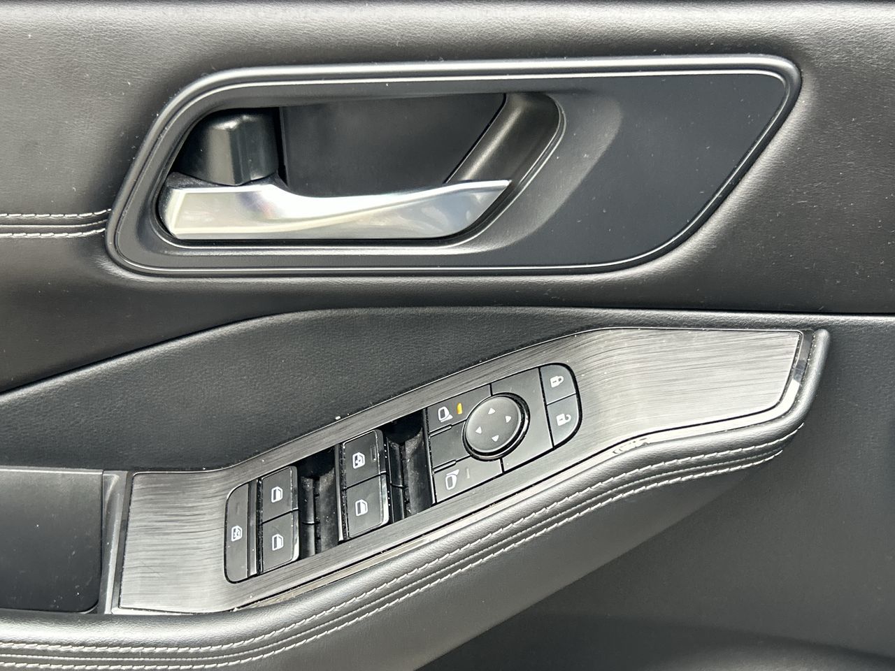 2022 Nissan Rogue in North Vancouver, British Columbia