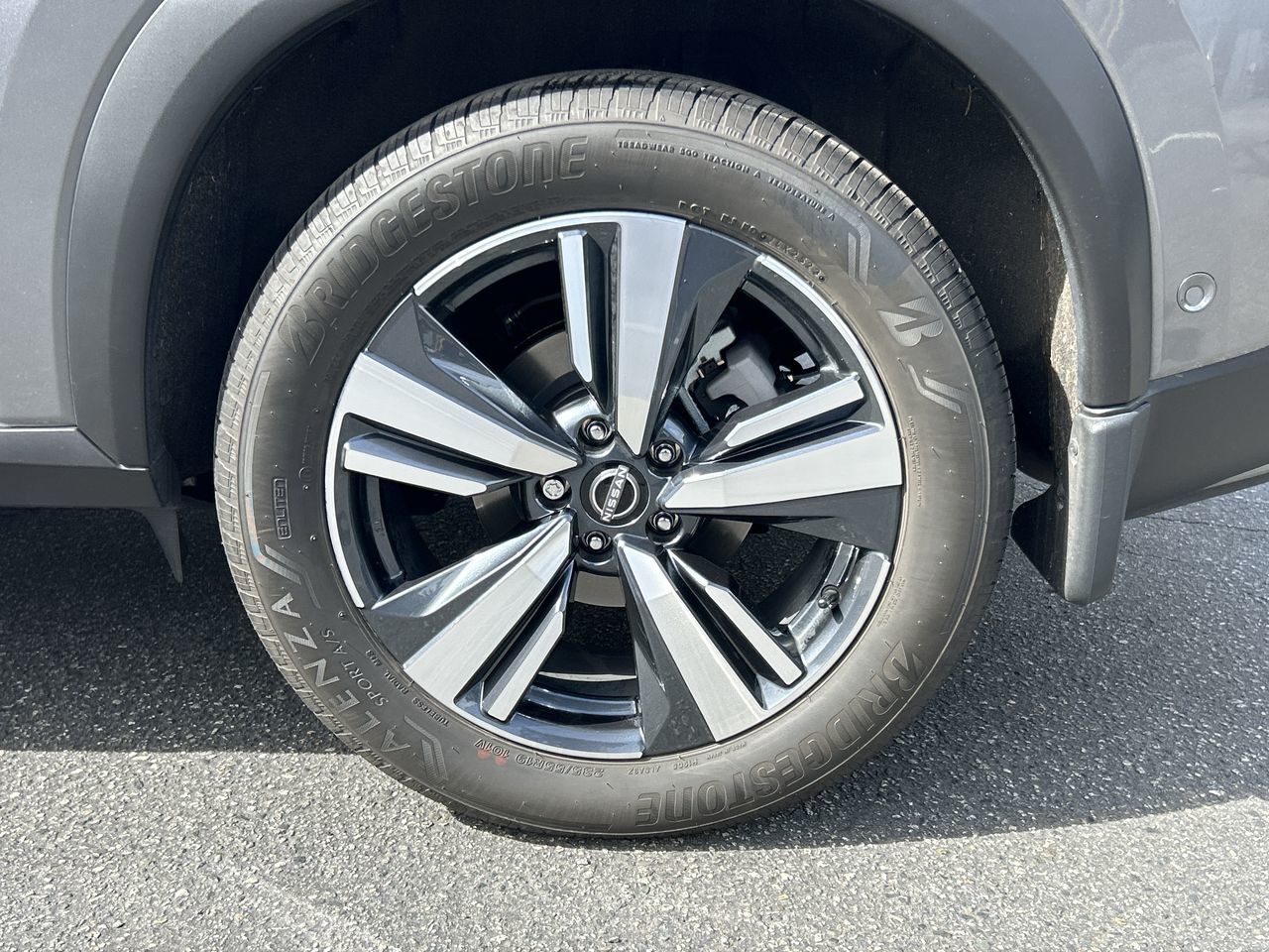 2023 Nissan Rogue in North Vancouver, British Columbia