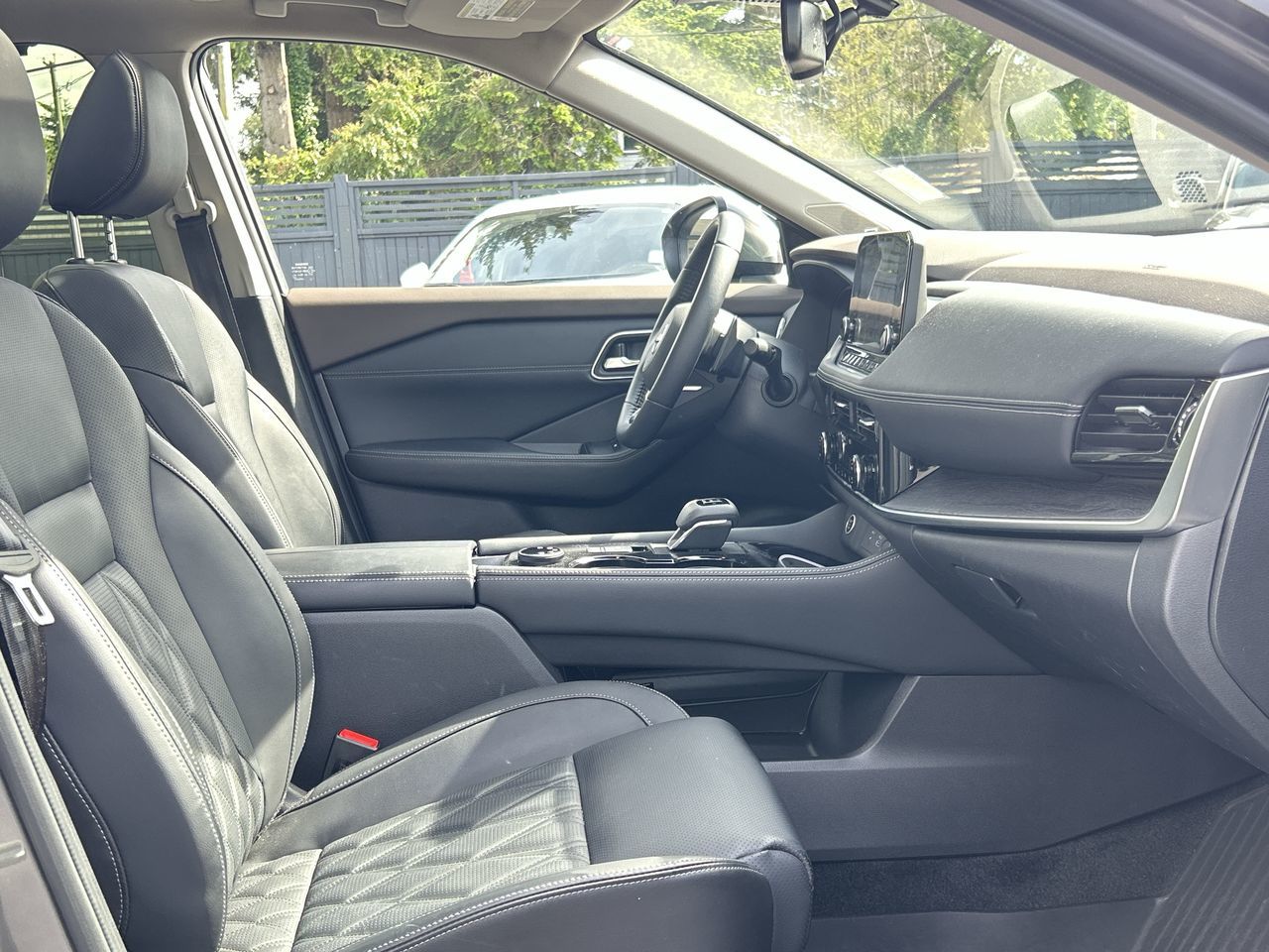 2023 Nissan Rogue in North Vancouver, British Columbia
