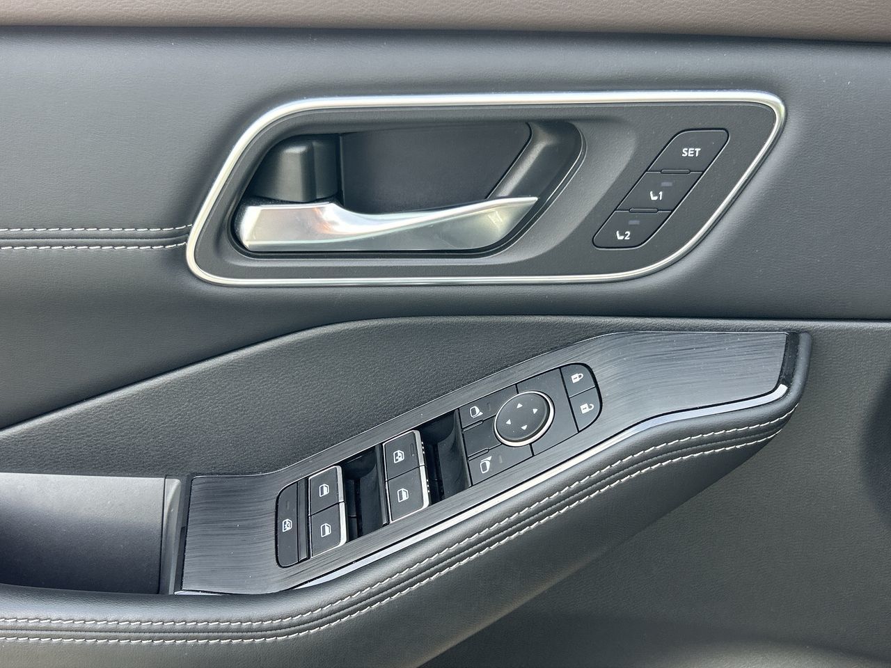 2023 Nissan Rogue in North Vancouver, British Columbia