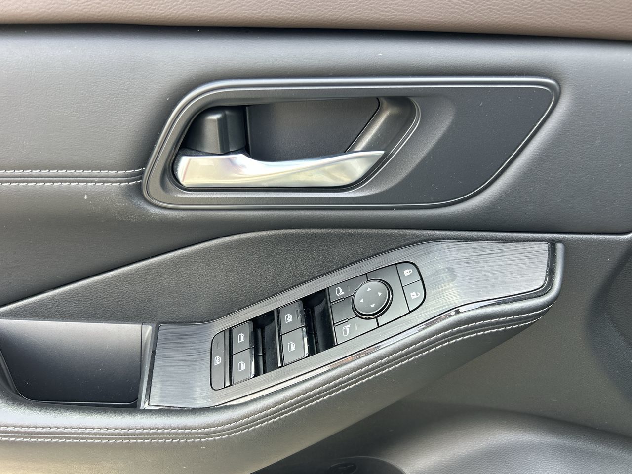 2023 Nissan Rogue in North Vancouver, British Columbia