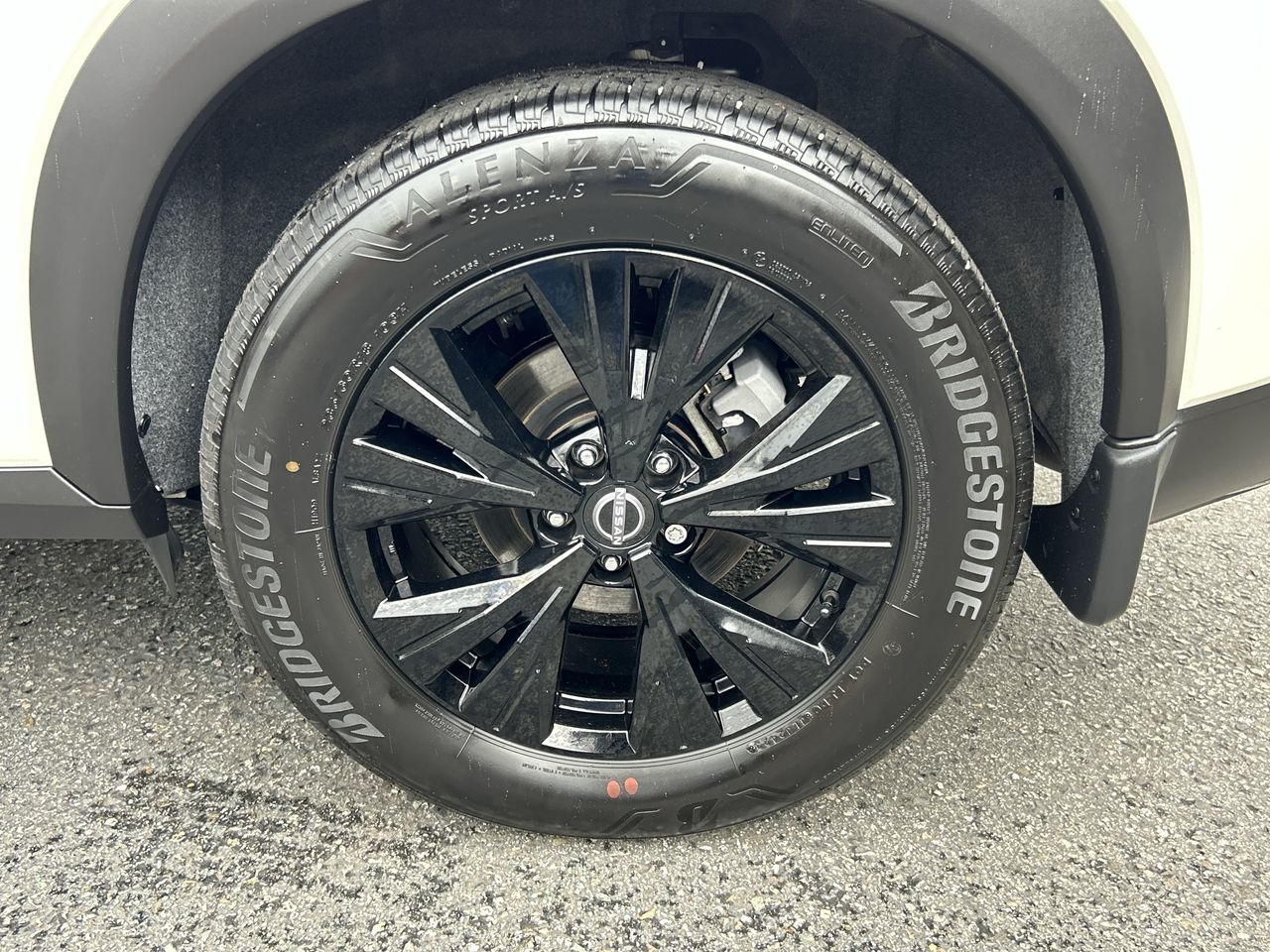 2023 Nissan Rogue in North Vancouver, British Columbia
