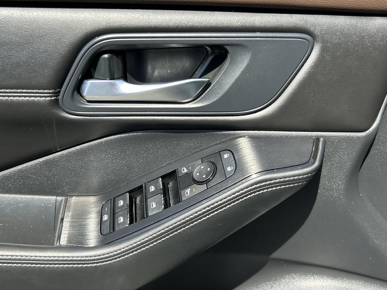 2023 Nissan Rogue in North Vancouver, British Columbia