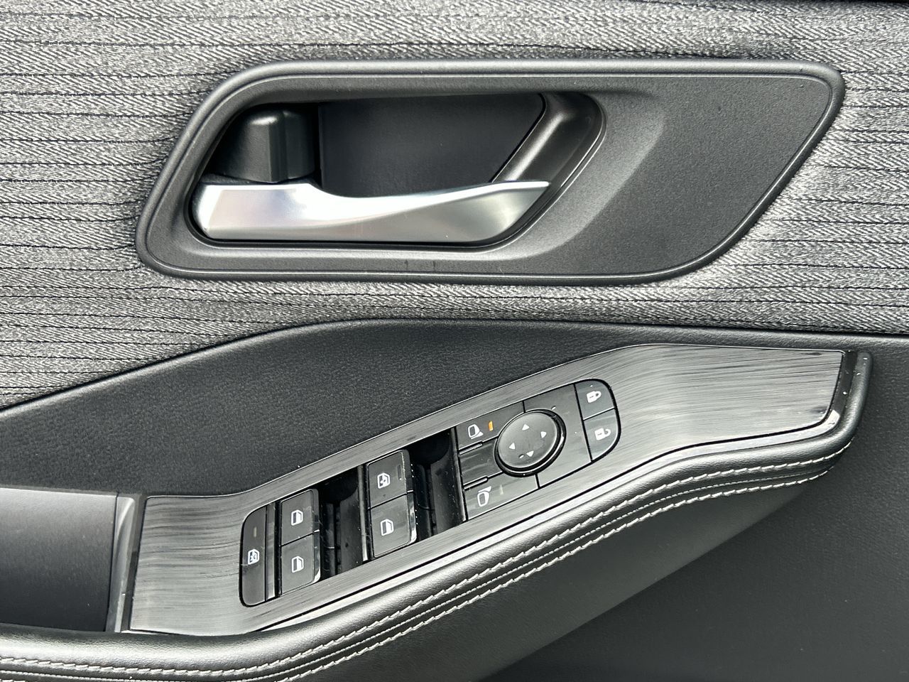 2023 Nissan Rogue in North Vancouver, British Columbia