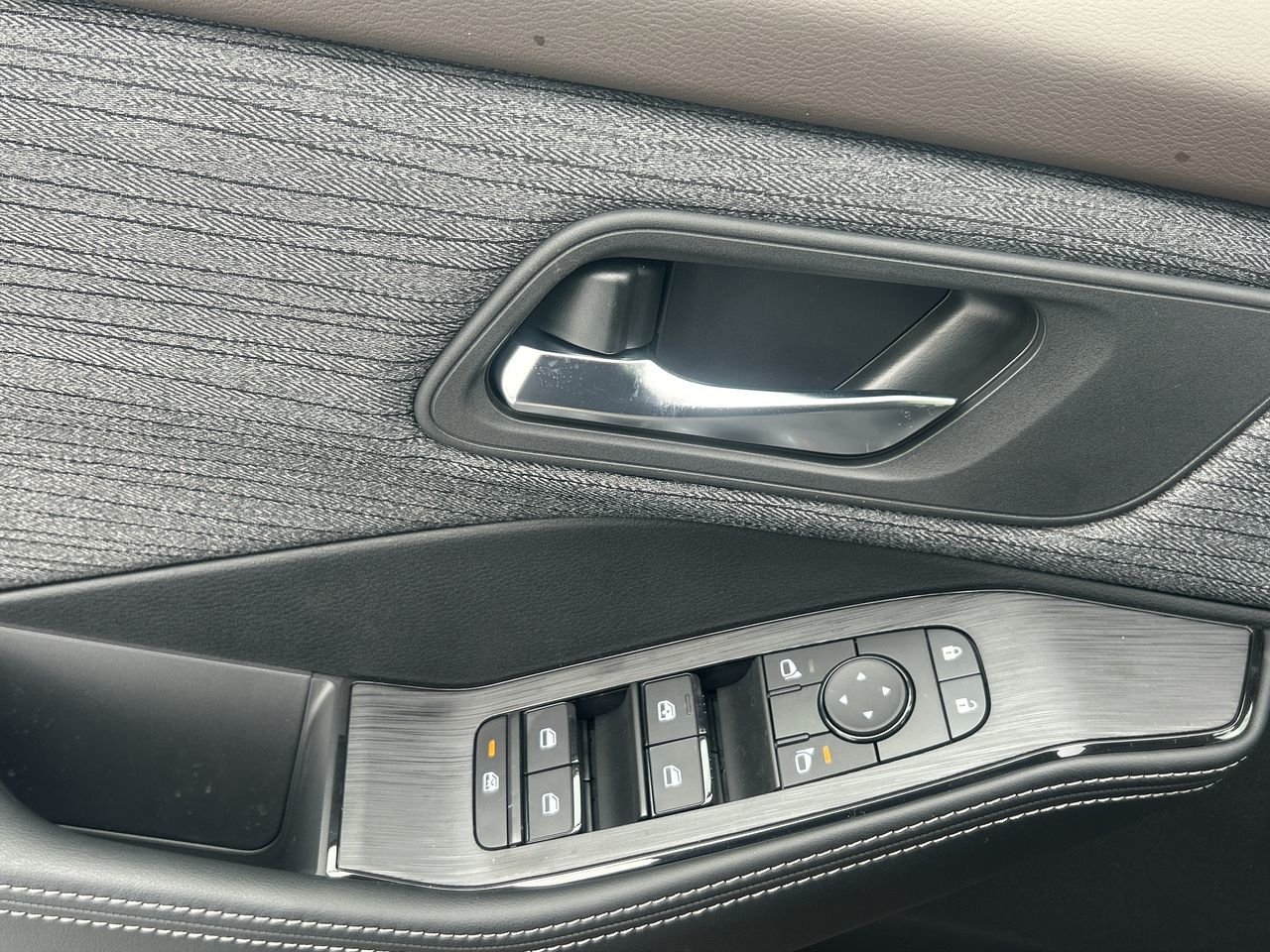 2023 Nissan Rogue in North Vancouver, British Columbia