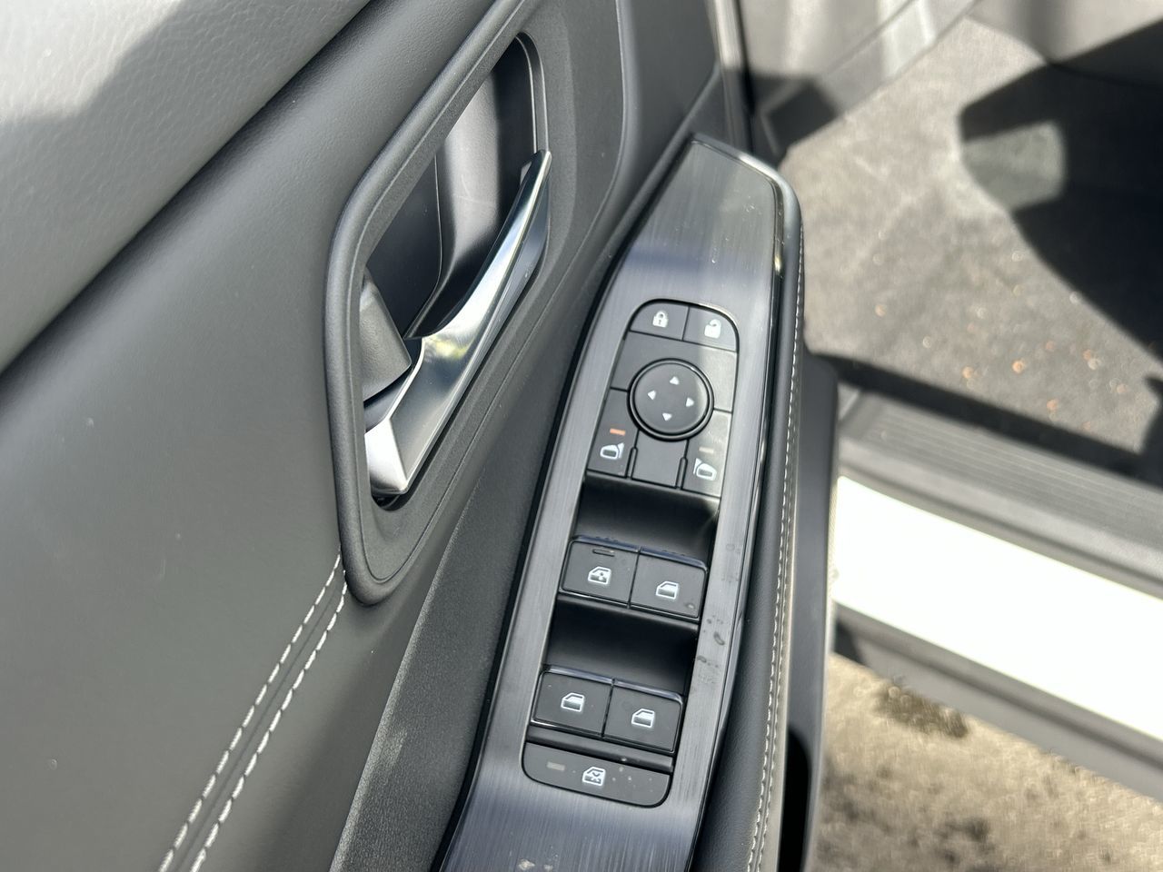 2025 Nissan Rogue in North Vancouver, British Columbia