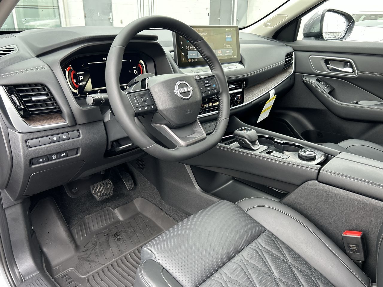 2025 Nissan Rogue in North Vancouver, British Columbia