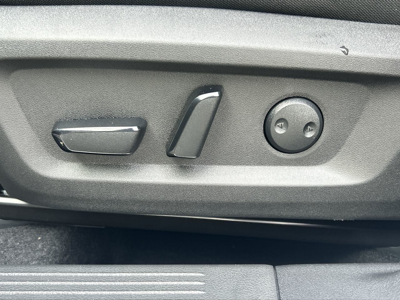 2025 Nissan Rogue in North Vancouver, British Columbia