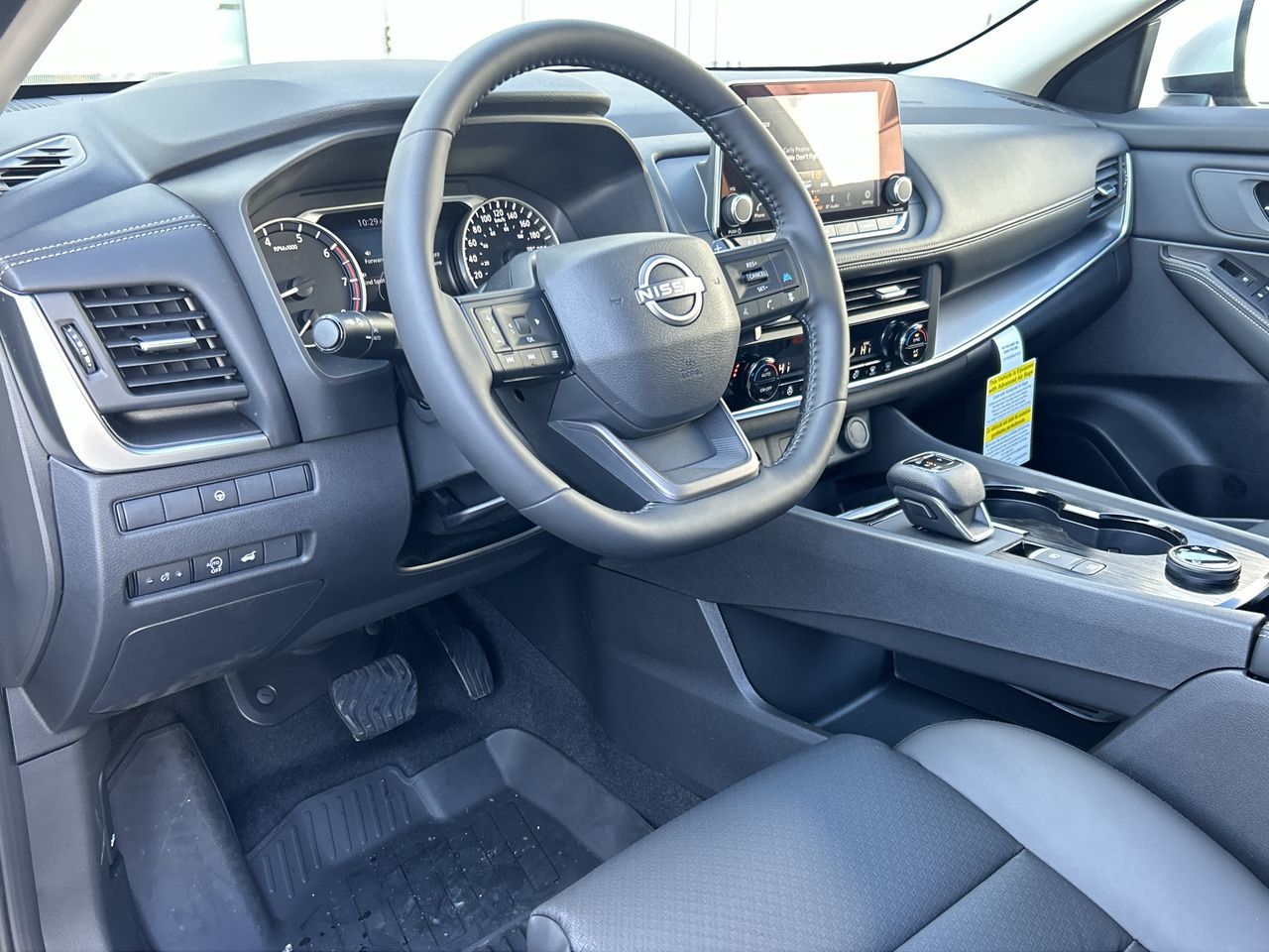 2025 Nissan Rogue in North Vancouver, British Columbia